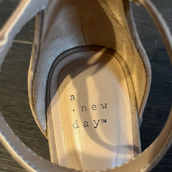 Nude block heels, worn once for a wedding! - Picture 3 of 4